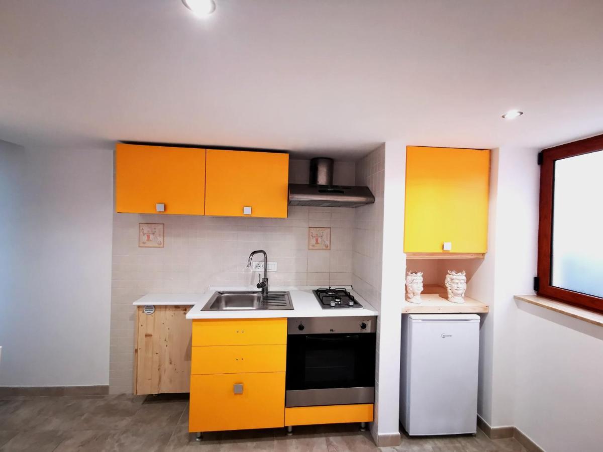 Guru House B&B Apartments ミラッツォ エクステリア 写真