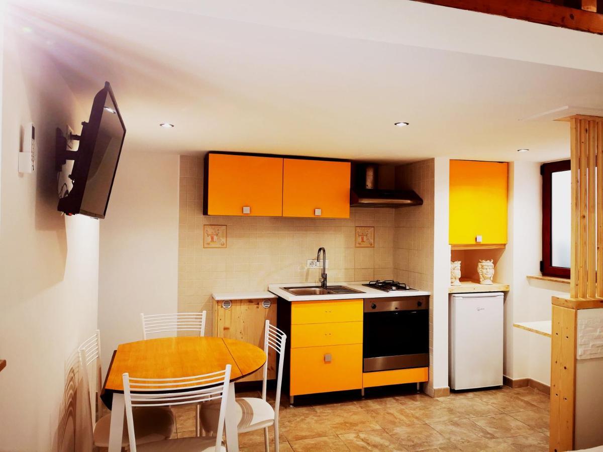 Guru House B&B Apartments ミラッツォ エクステリア 写真