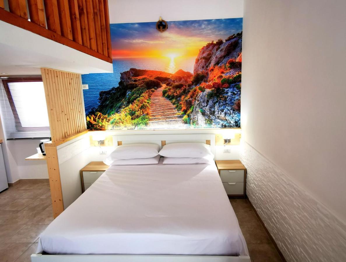 Guru House B&B Apartments ミラッツォ エクステリア 写真
