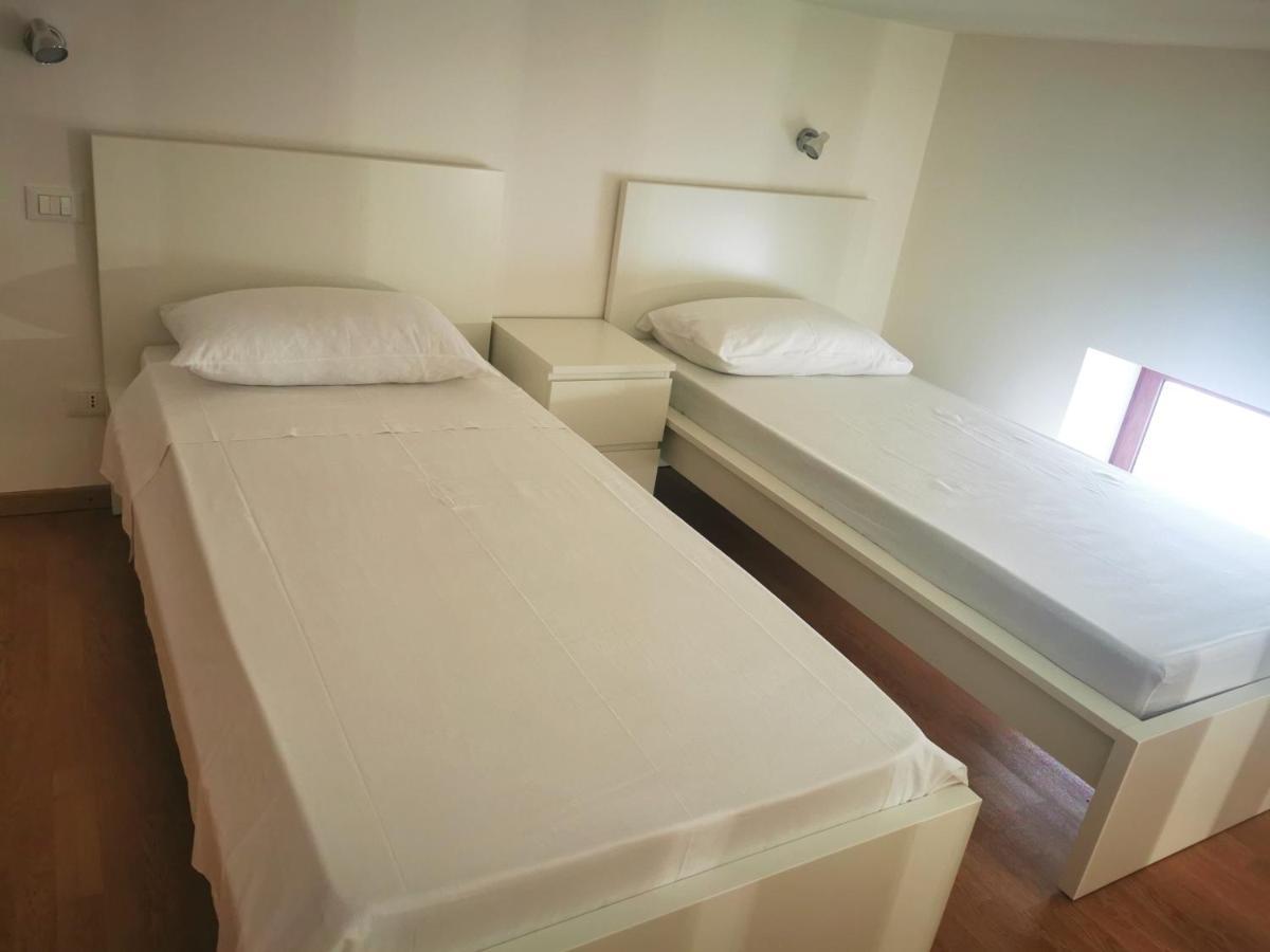 Guru House B&B Apartments ミラッツォ エクステリア 写真
