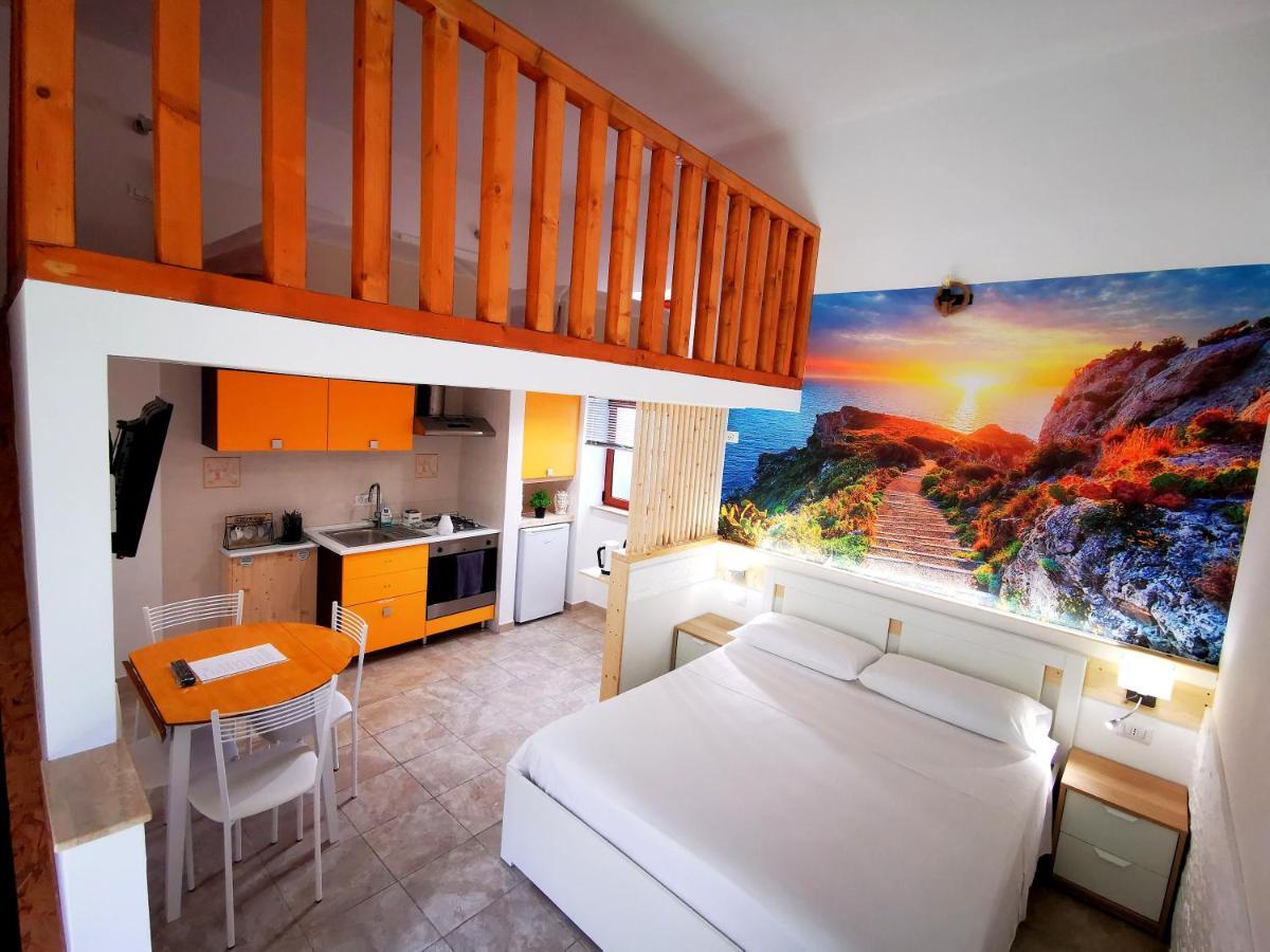 Guru House B&B Apartments ミラッツォ エクステリア 写真