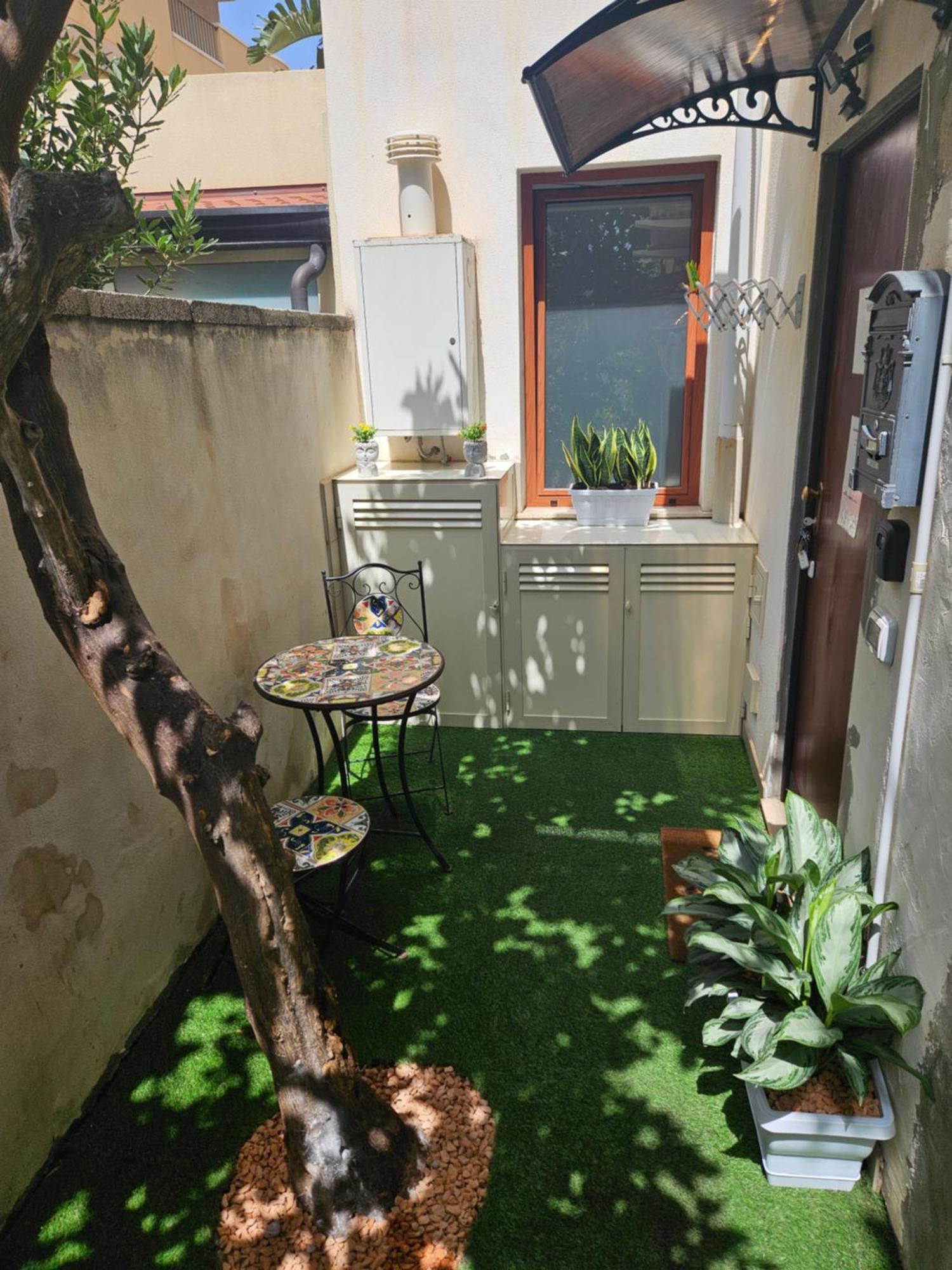 Guru House B&B Apartments ミラッツォ エクステリア 写真